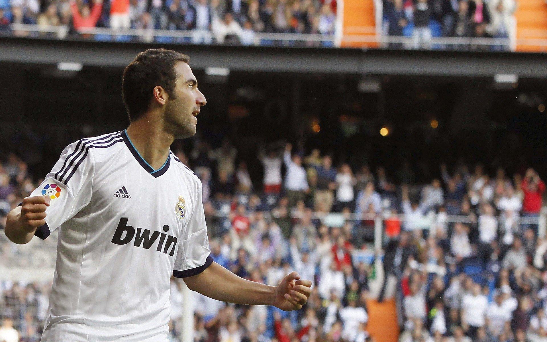 传奇之夜!田径世锦赛男子百米飞人大战刷新三项世界纪录